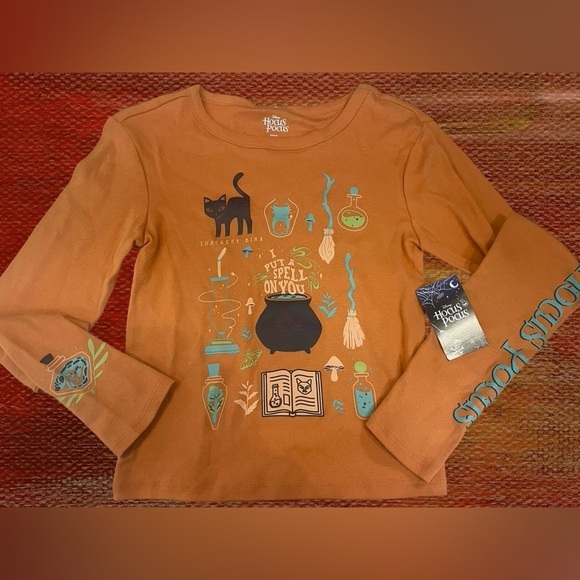 Disney hocus pocus long sleeve women’s tee shirt size medium - Picture 1 of 3